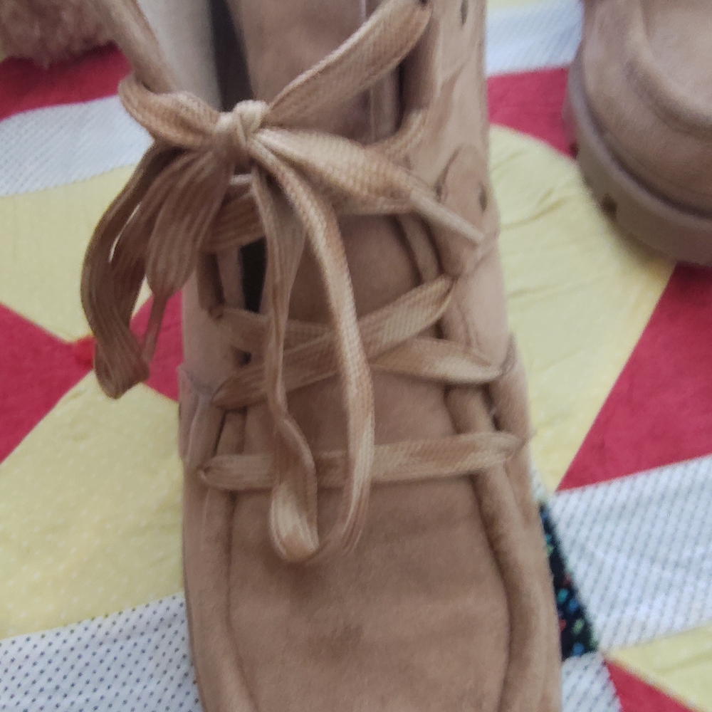 Brooks Women's Lace Up Tan Boots - Picture 7 of 10